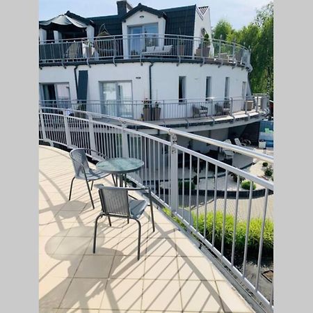 Uroczy Apartament Z Basenem I Kortem Tenisowym 포비에로보 외부 사진